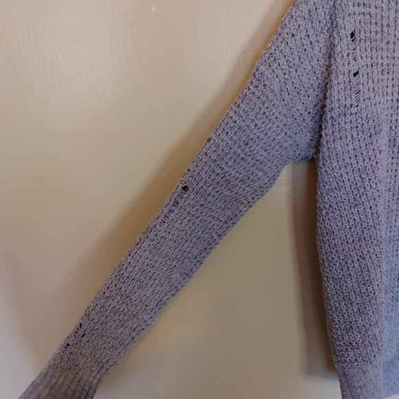 American Eagle Light Purple NWT NEW Distressed Top Sweater Size Small Soft - Picture 11 of 11